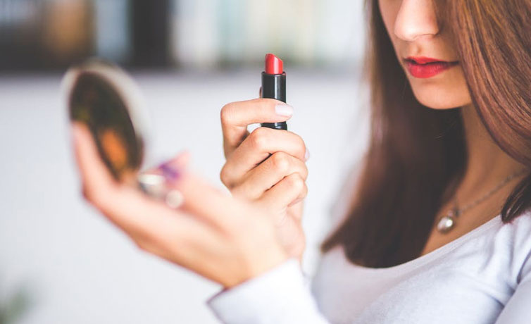 How to clean matte lipstick Brush your lips with a toothbrush!